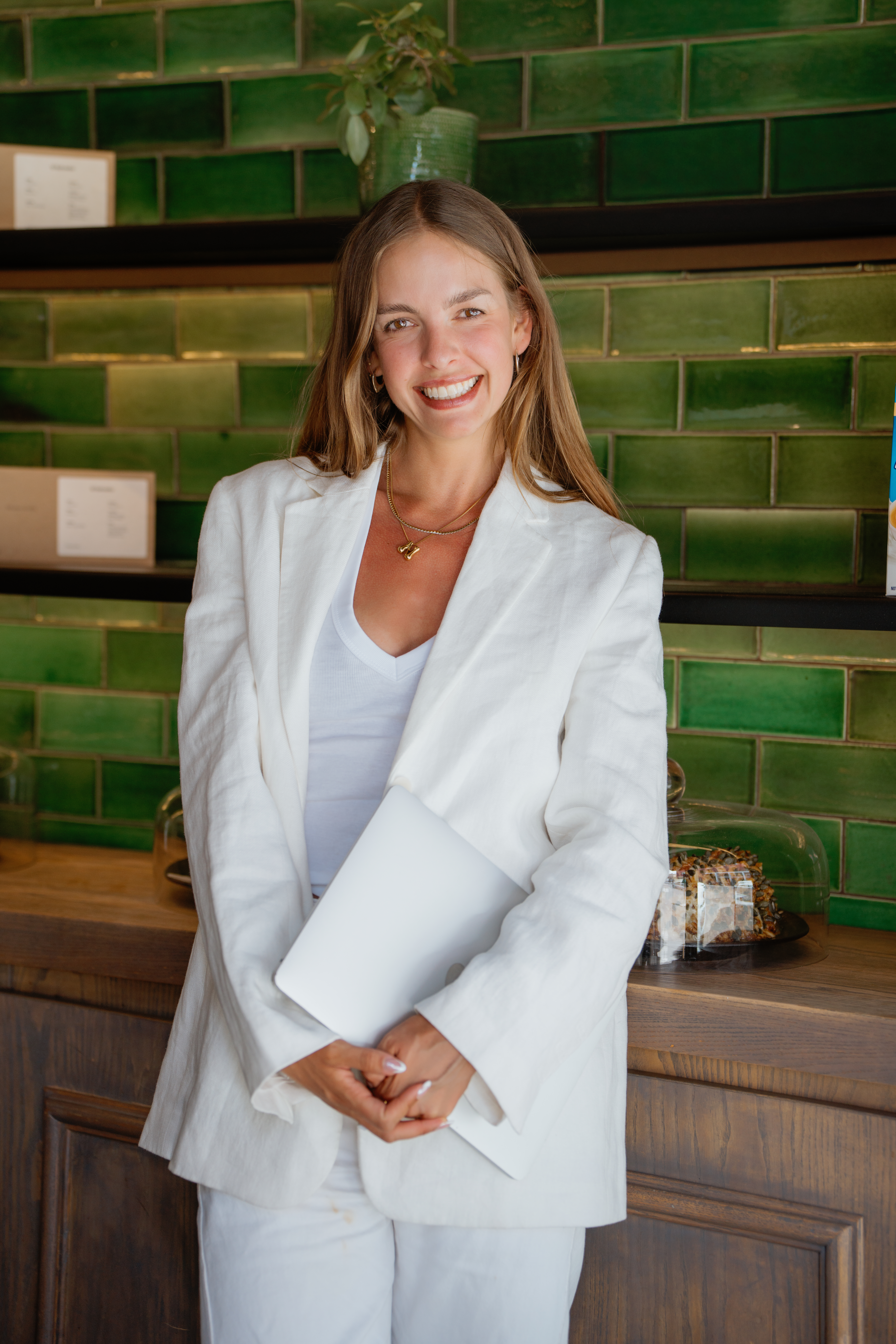 Nina Hahn